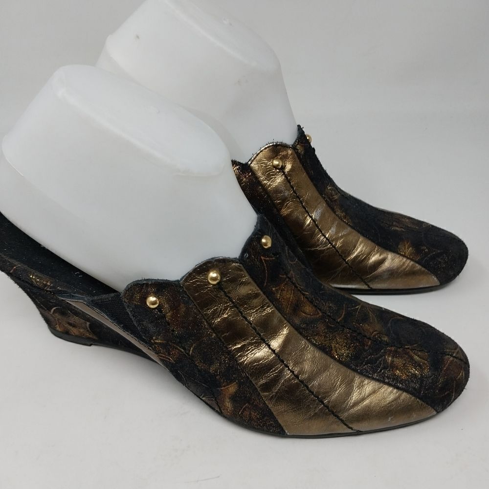 HELLE COMFORT CLOGS. SIZE 9.5. - Picture 8 of 16